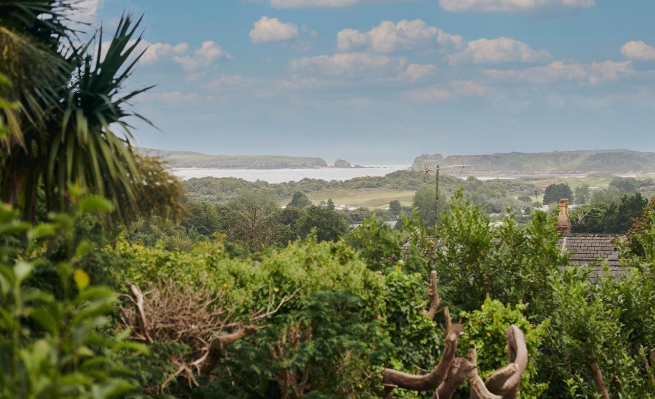 Sea Gem- Beautiful Family Home With Stunning Sea Views & Garden Тенбі Екстер'єр фото