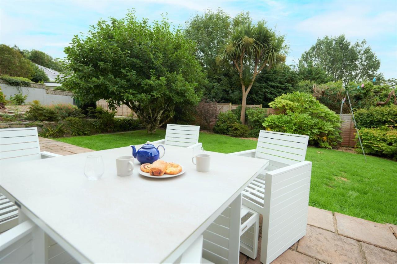 Sea Gem- Beautiful Family Home With Stunning Sea Views & Garden Тенбі Екстер'єр фото