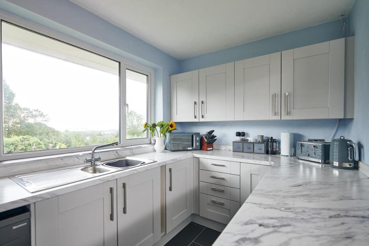 Sea Gem- Beautiful Family Home With Stunning Sea Views & Garden Тенбі Екстер'єр фото
